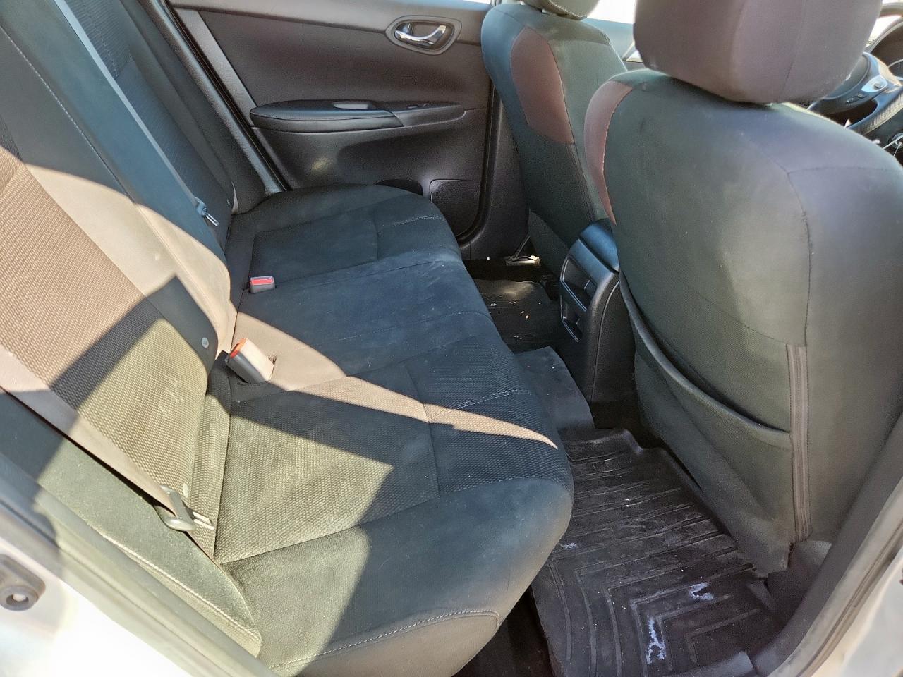 Nissan Sentra S Image 7