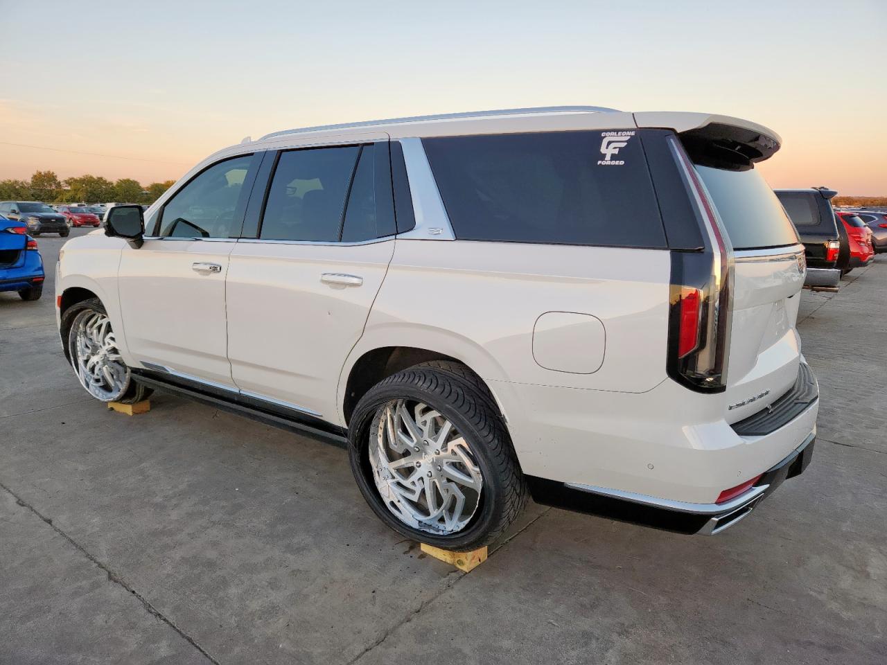 Cadillac Escalade Premium Luxury Platinum Image 11