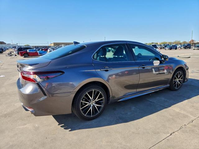 Toyota Camry Se Image 3