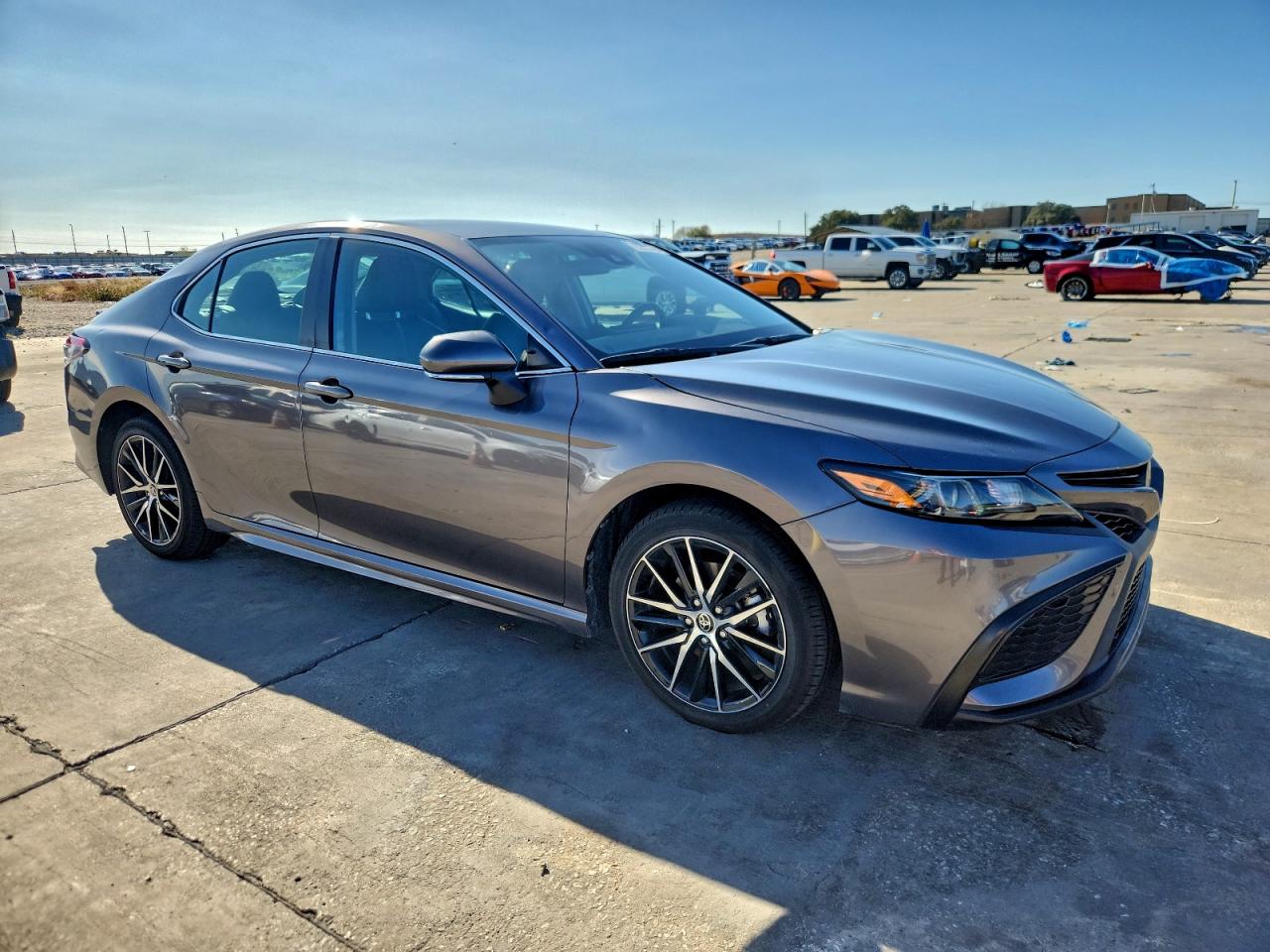 Toyota Camry Se Image 11