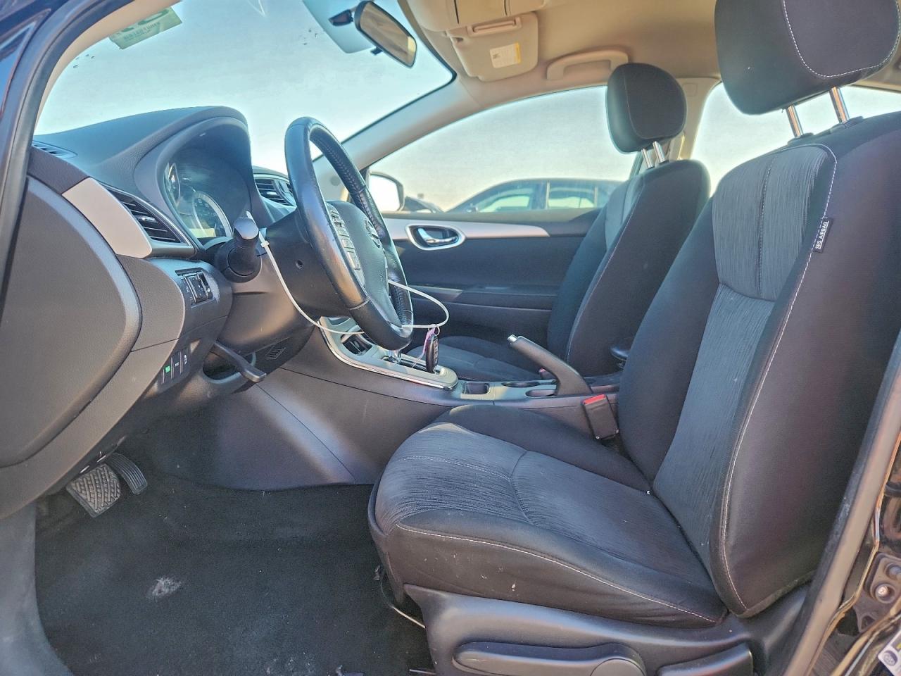 Nissan Sentra S Image 10