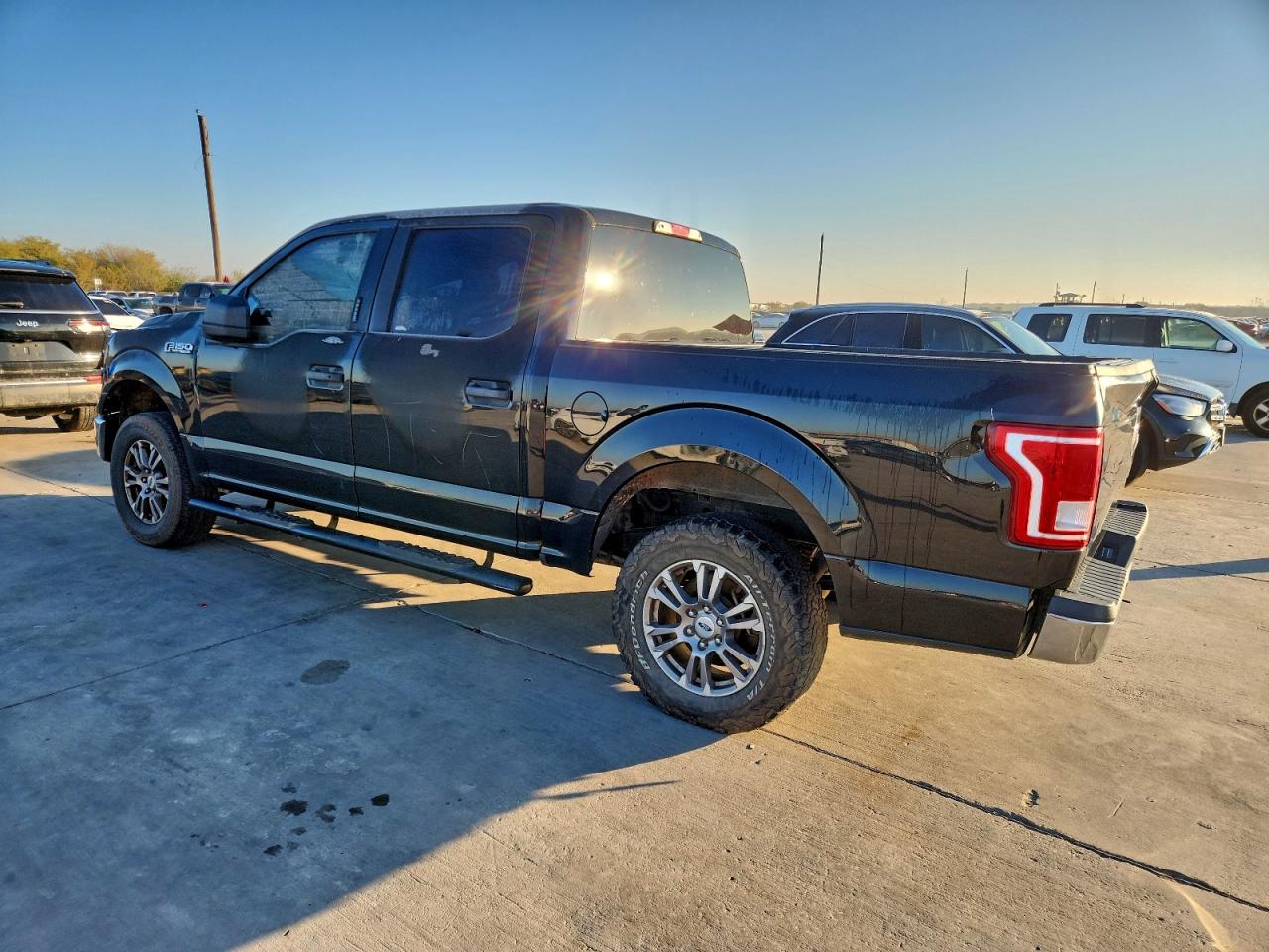 Ford F-150 Supercrew Image 12