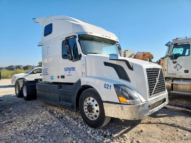  Salvage Volvo Vnl