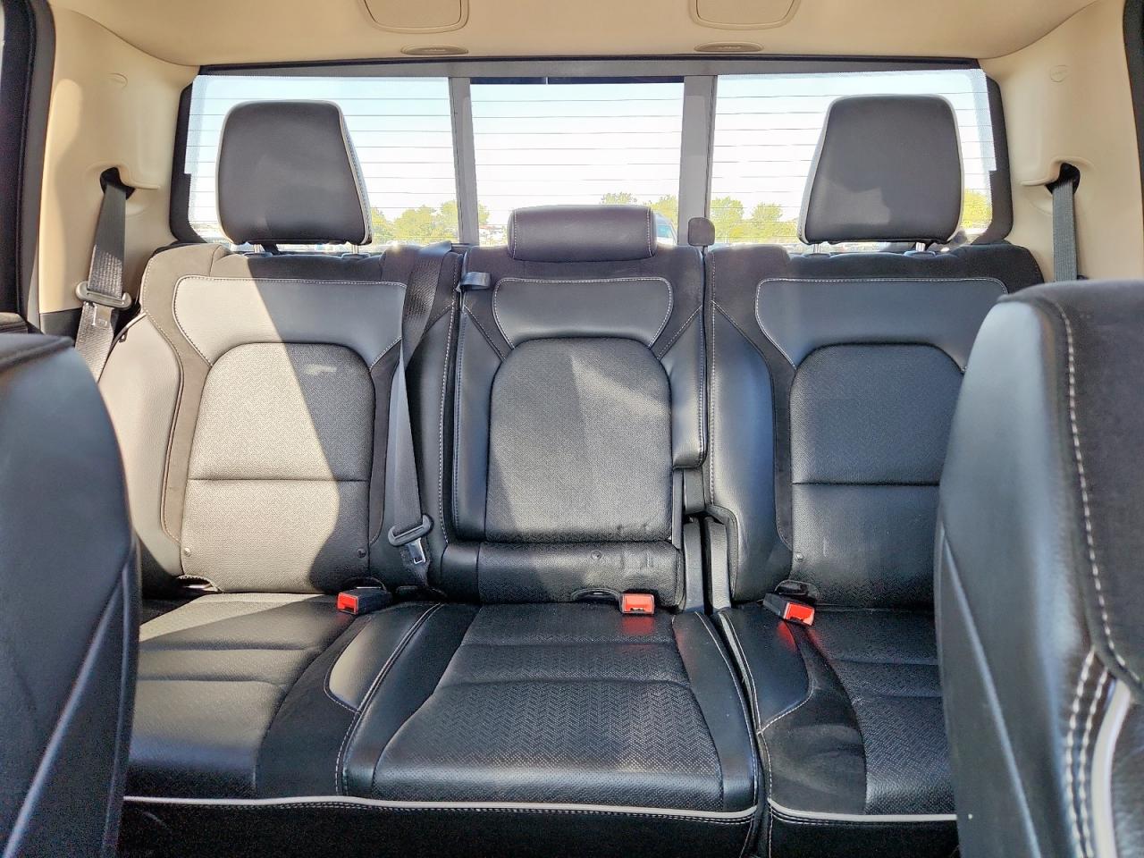 Ram 1500 Laramie Image 11