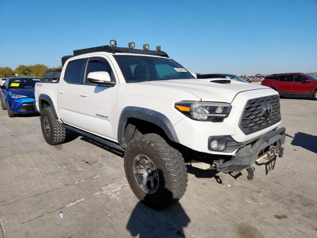 Toyota Tacoma Double Cab Image 3