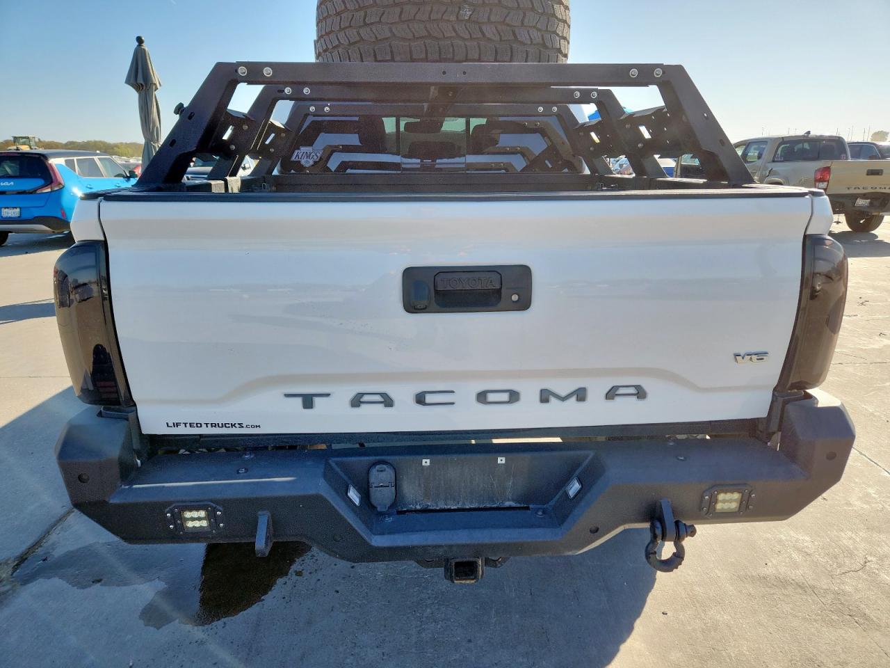 Toyota Tacoma Double Cab Image 12