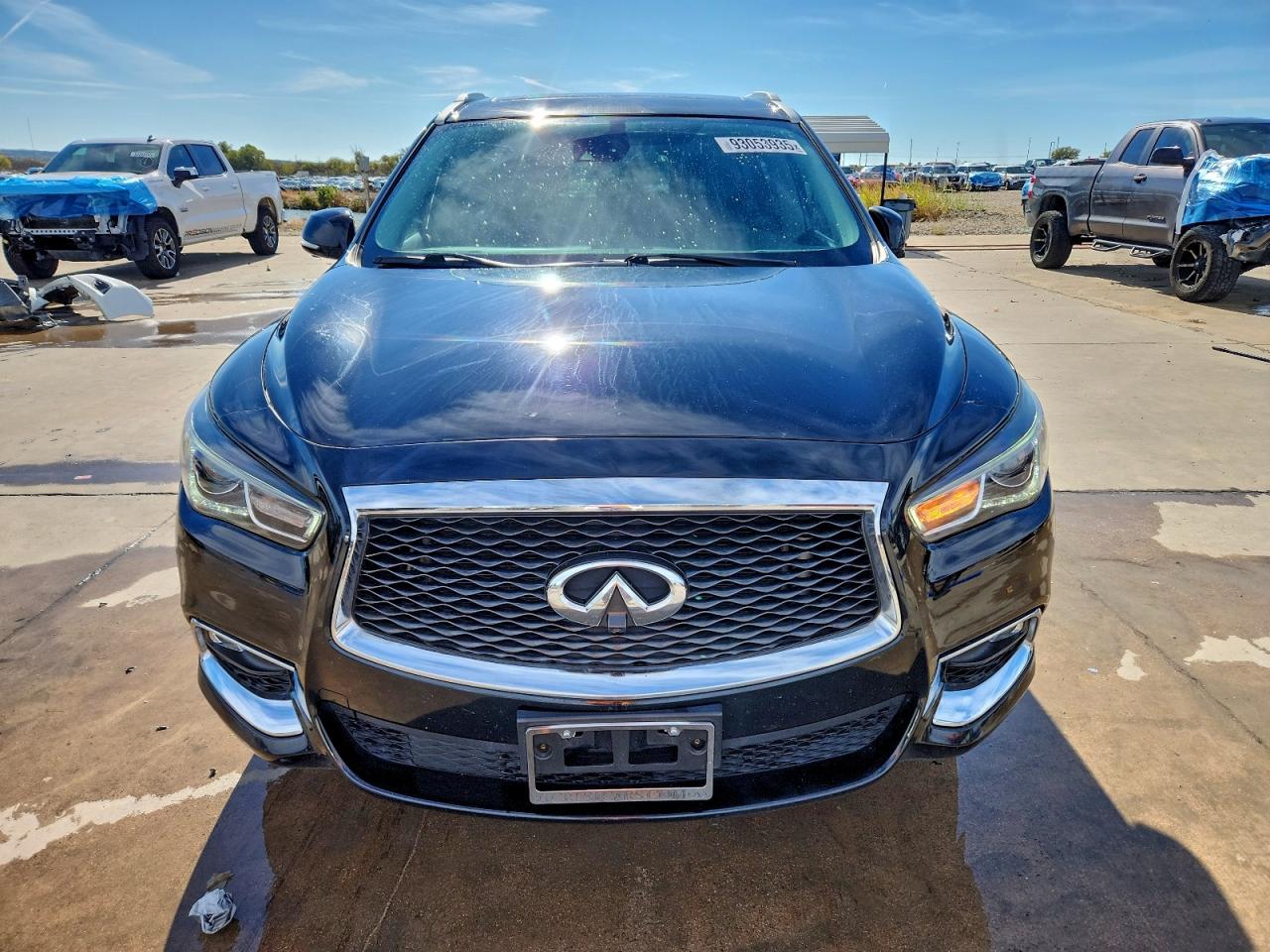 INFINITI Qx Luxe Image 3