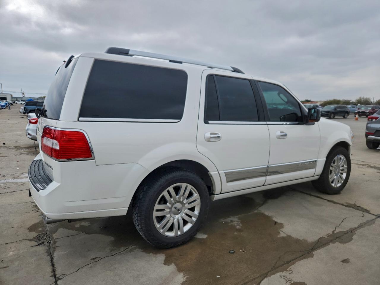 Lincoln Navigator Image 3