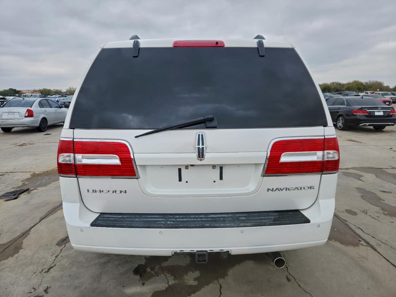Lincoln Navigator Image 7