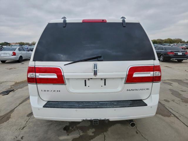 Lincoln Navigator Image 7