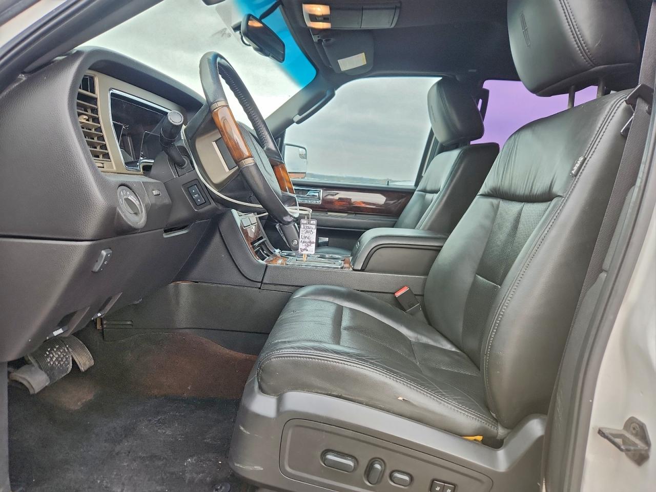 Lincoln Navigator Image 6