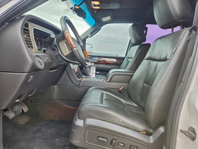 Lincoln Navigator Image 6