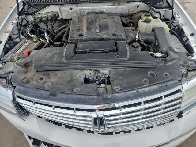 Lincoln Navigator Image 8