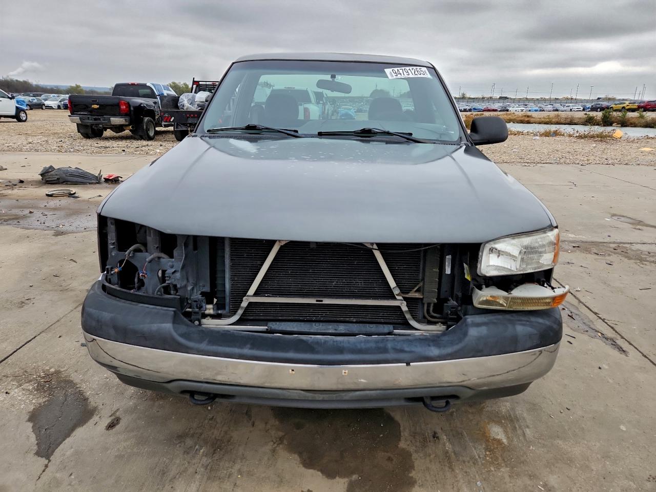 GMC Sierra C1500 Image 8