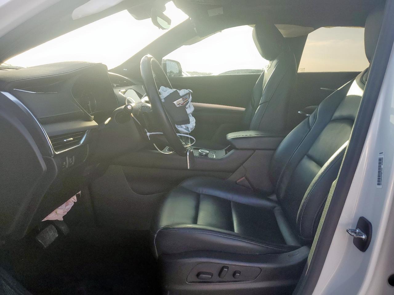 Cadillac XT4 Premium Luxury Image 11