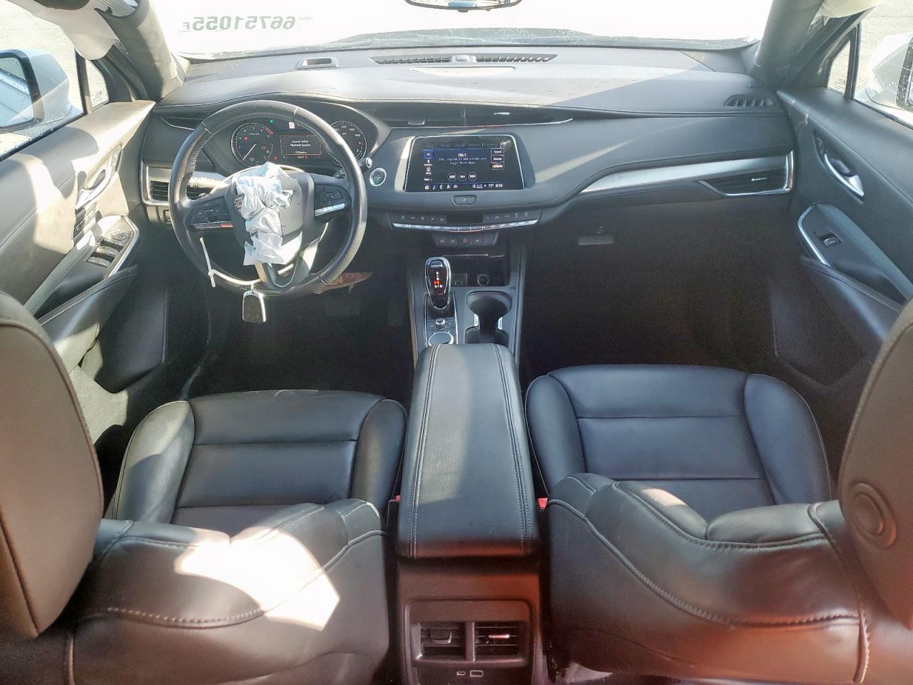 Cadillac XT4 Premium Luxury Image 4