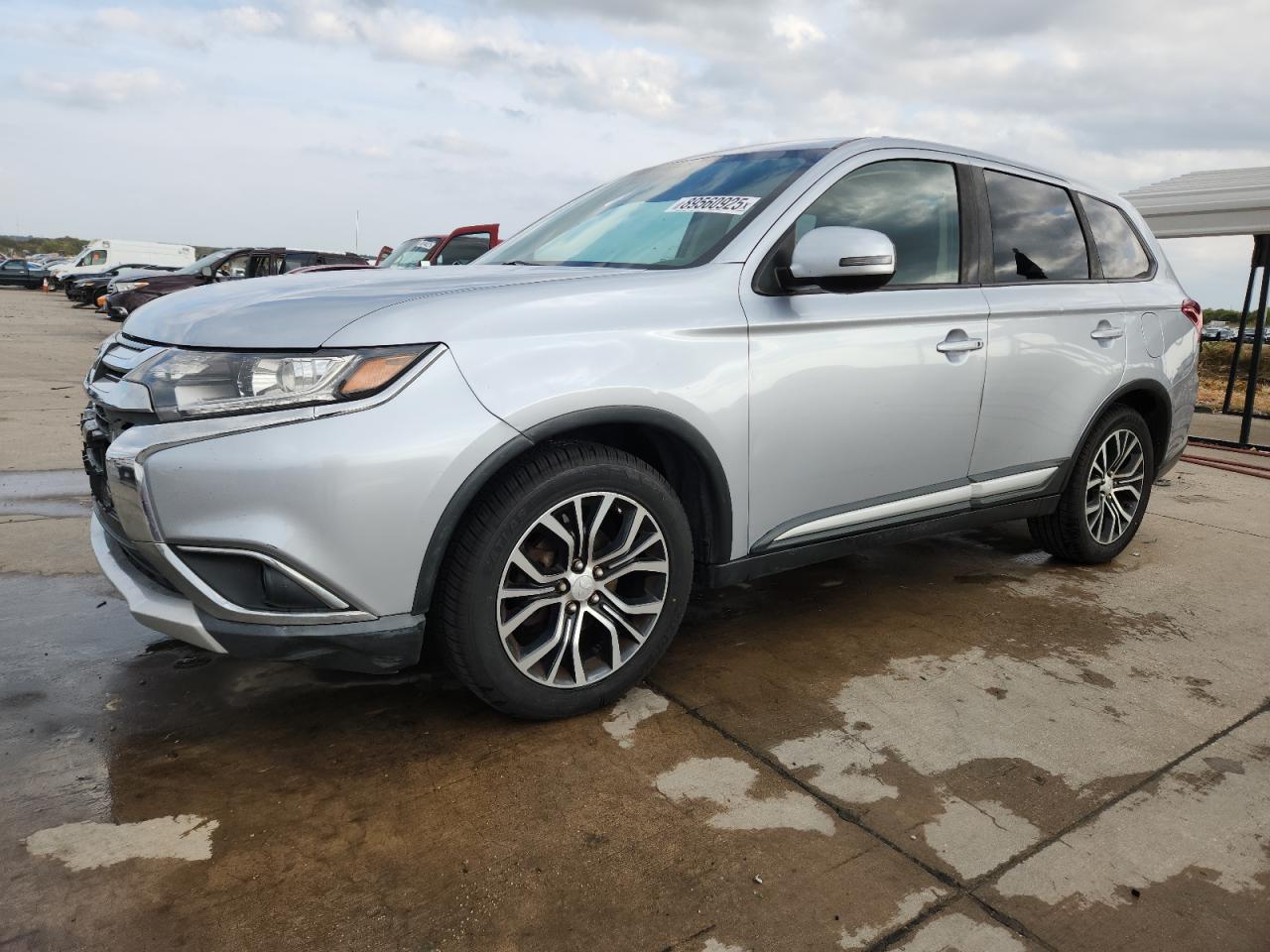 Mitsubishi Outlander Se Image 1