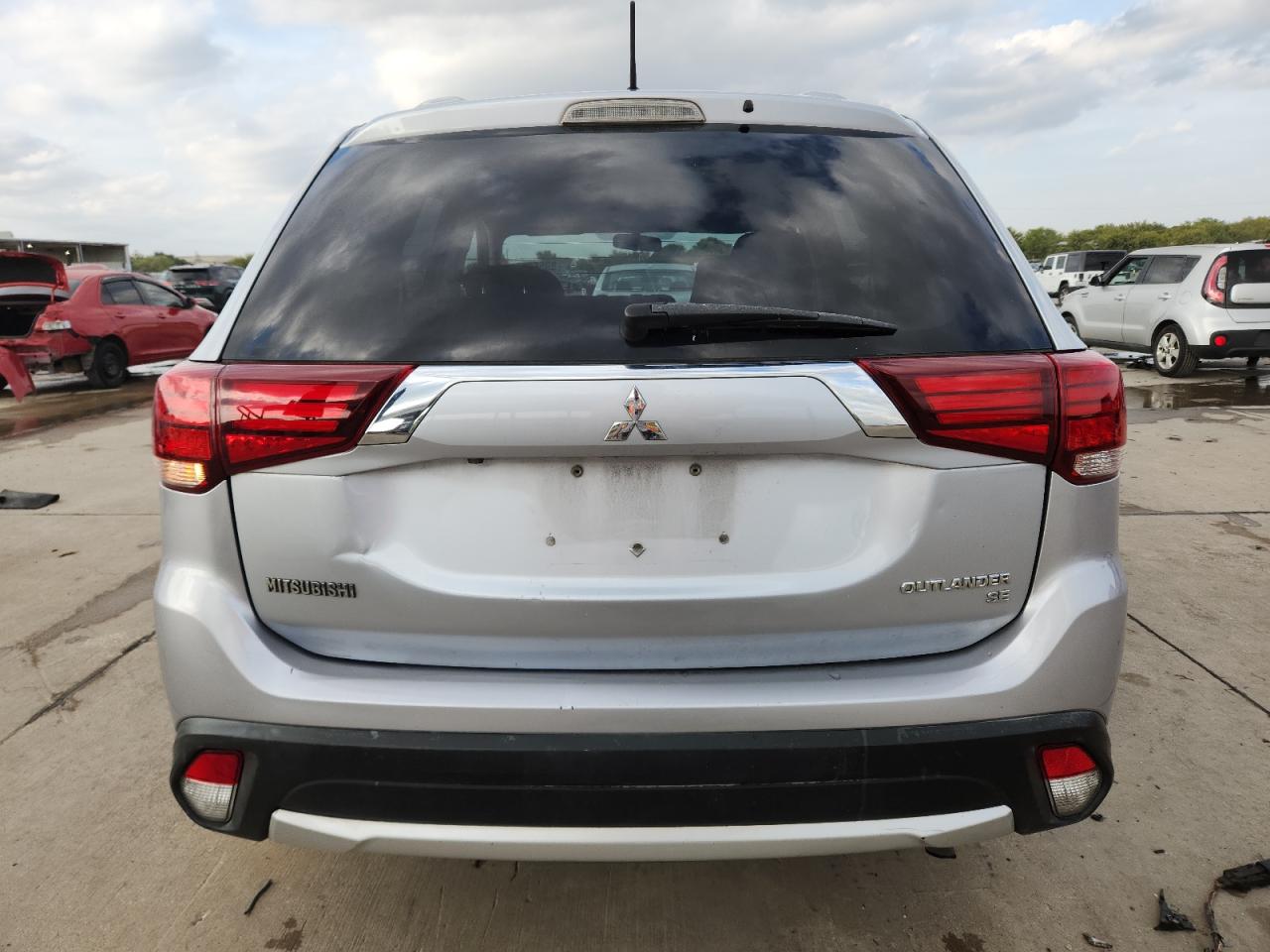 Mitsubishi Outlander Se Image 4