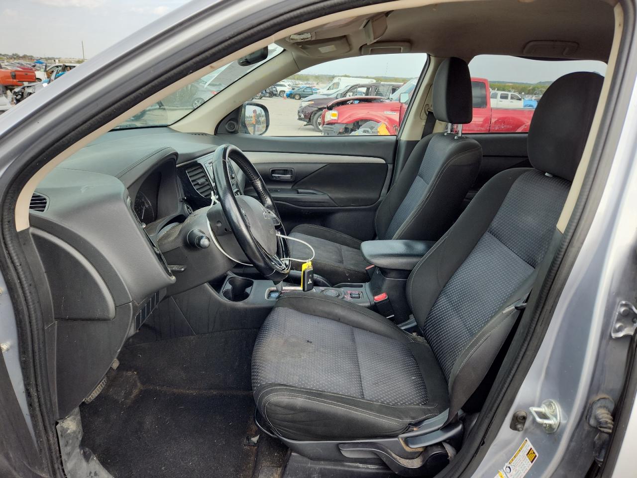 Mitsubishi Outlander Se Image 2