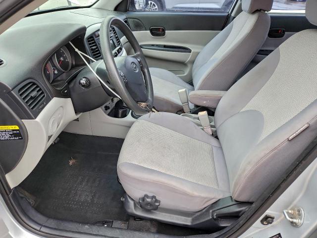 Hyundai ACCENT Gls Image 9