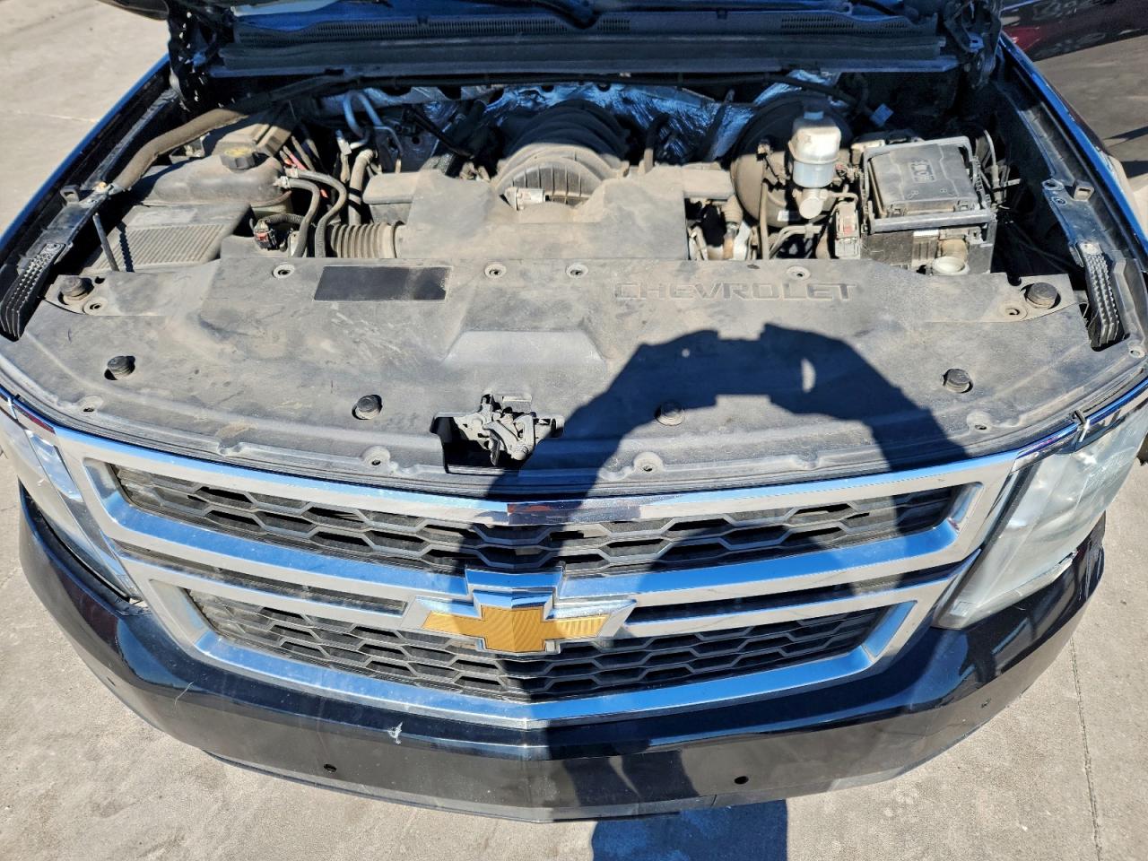 Chevrolet Suburban C1500 Lt Image 11