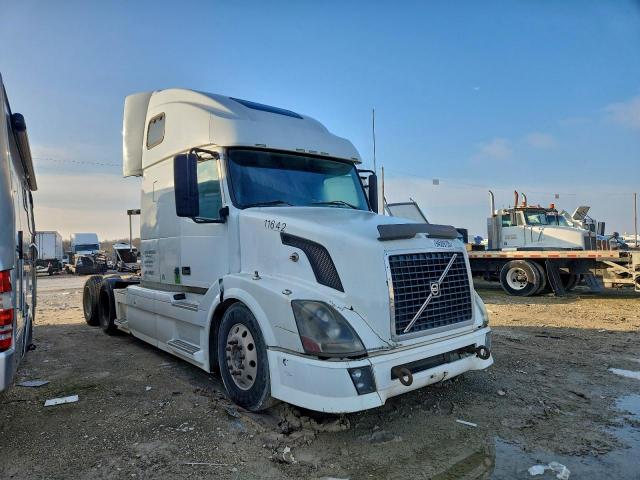  Salvage Volvo Vn