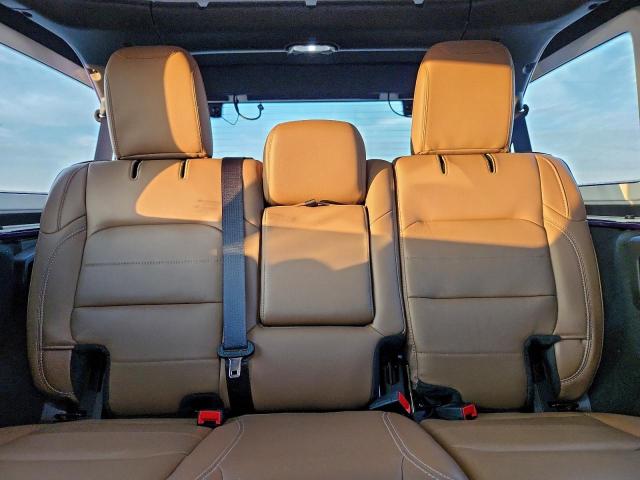 Jeep Wrangler Sahara Image 9