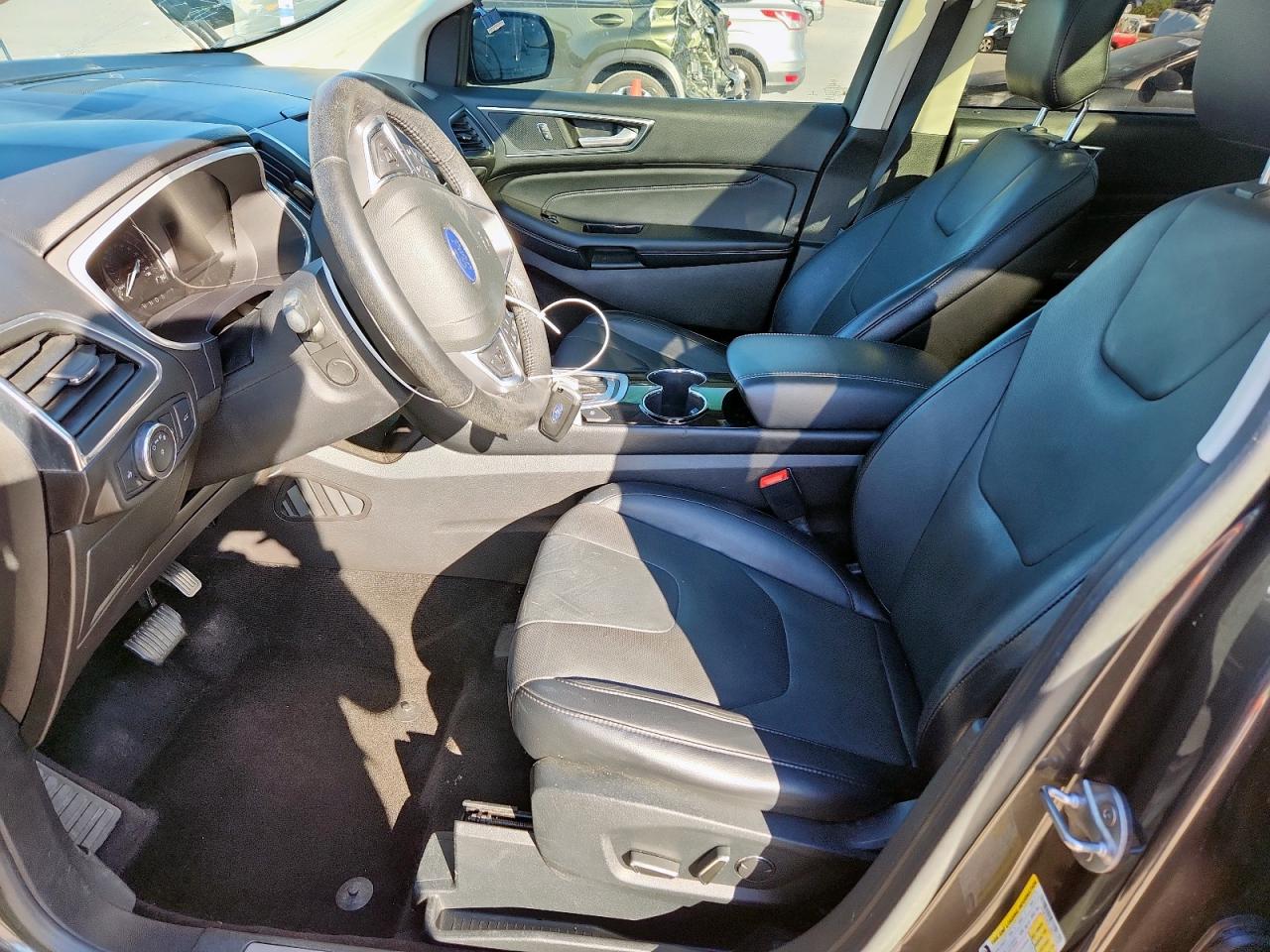 Ford Edge Titanium Image 5