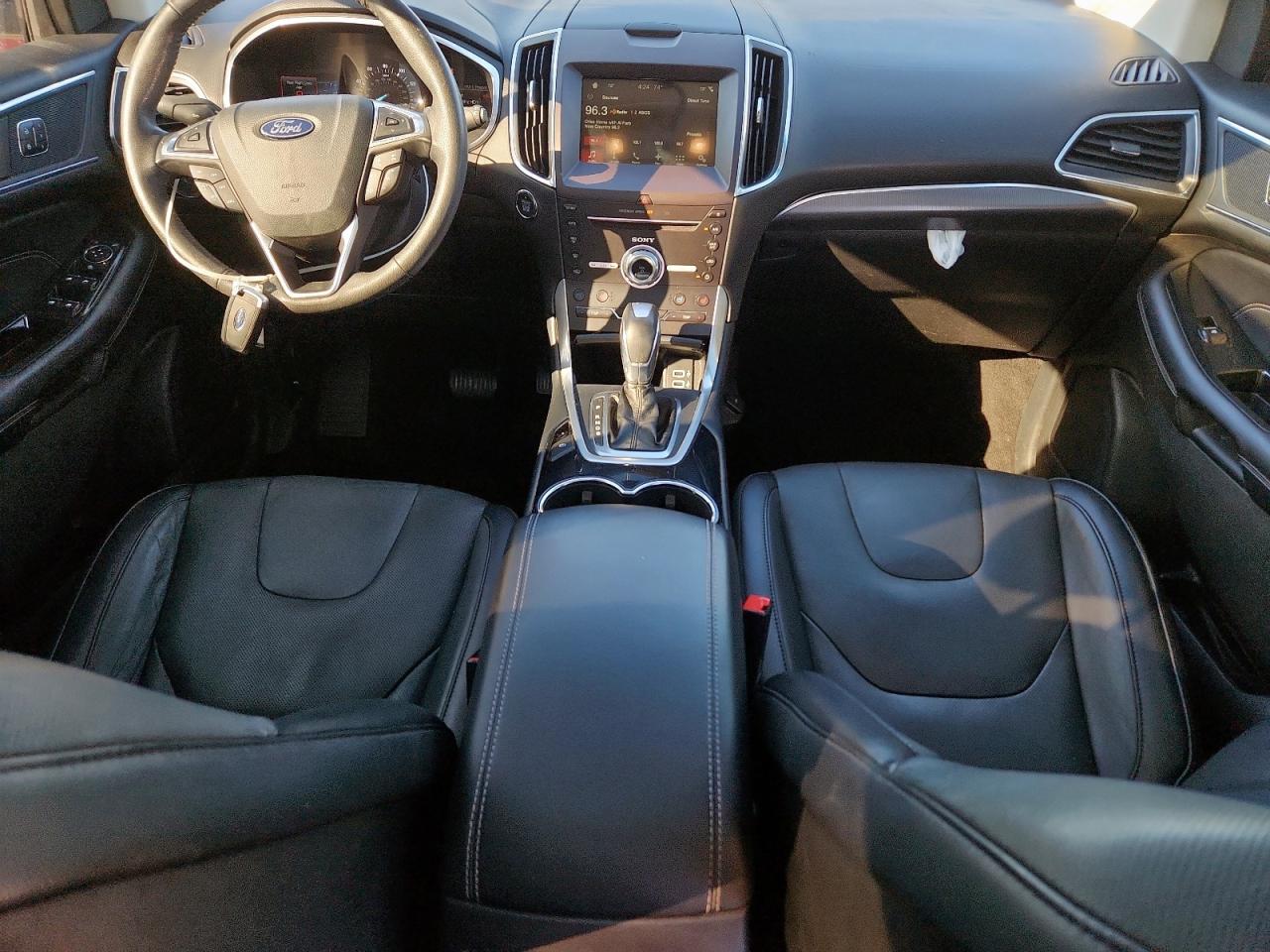 Ford Edge Titanium Image 2