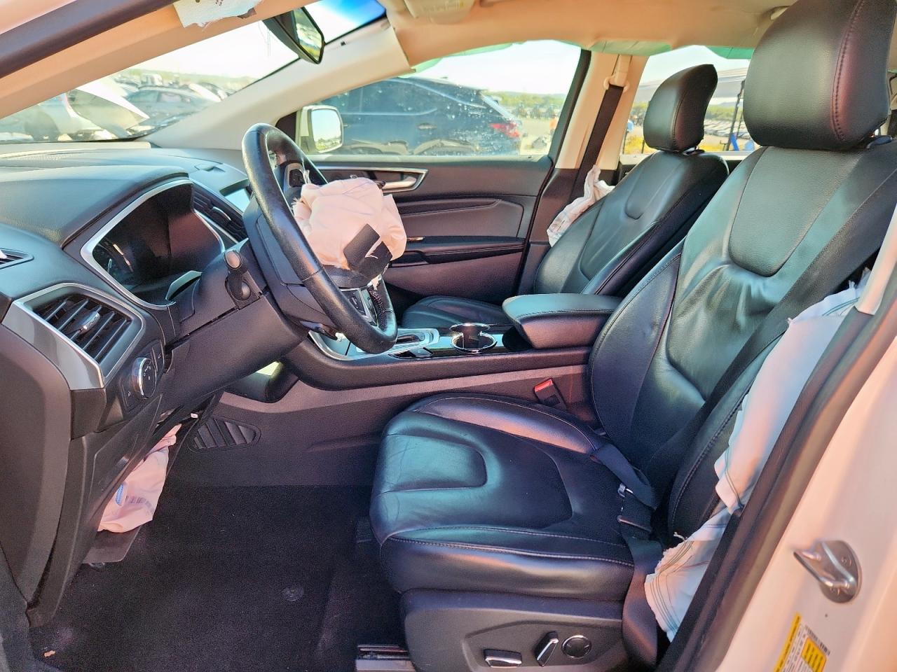 Ford Edge Titanium Image 3