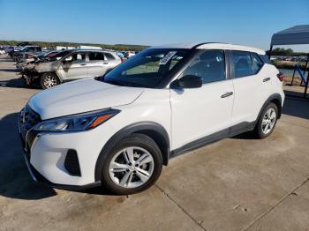  Salvage Nissan Kicks