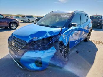  Salvage Nissan Kicks