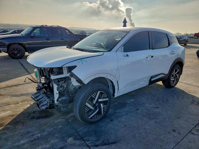  Salvage Nissan Kicks
