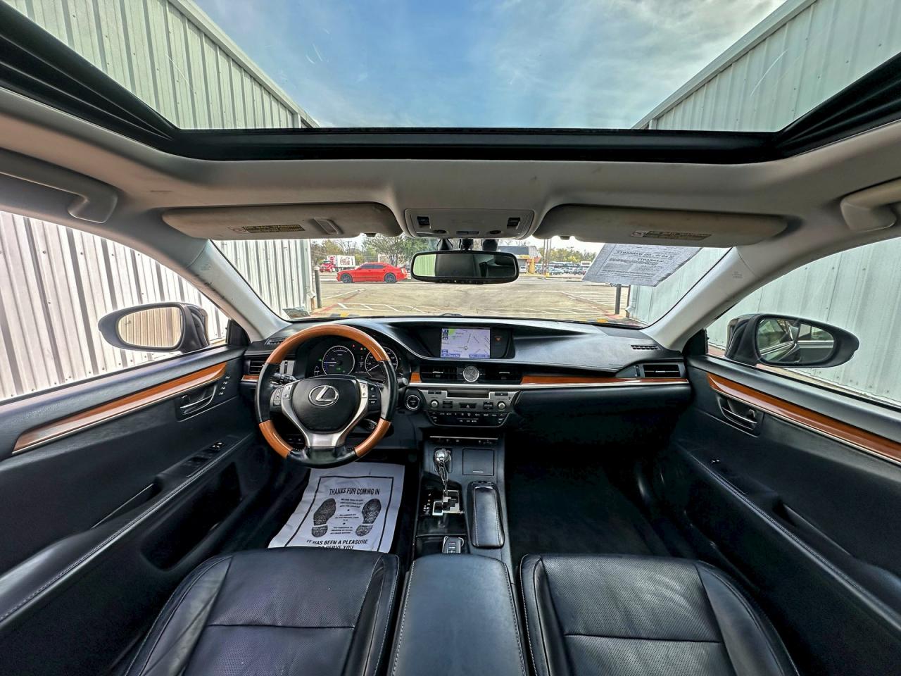 Lexus Es 300h Image 10