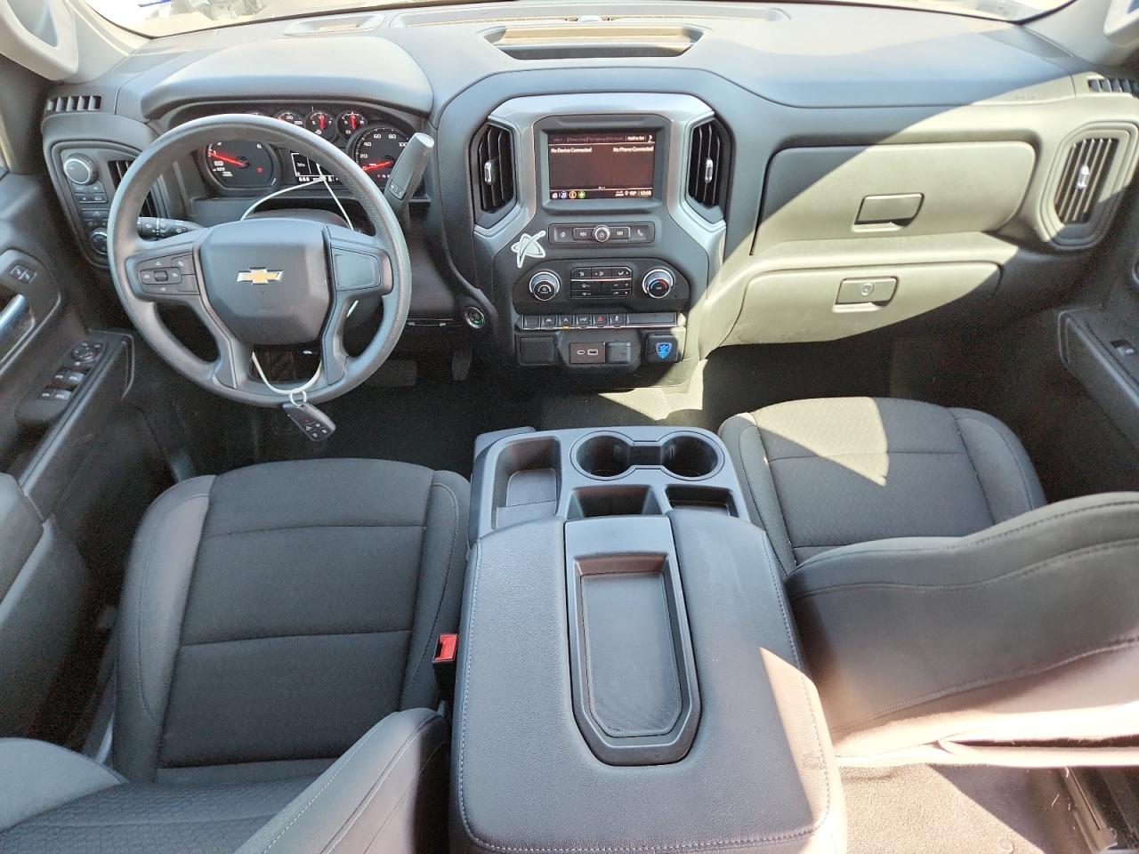 Chevrolet Silverado K1500 Custom Image 11