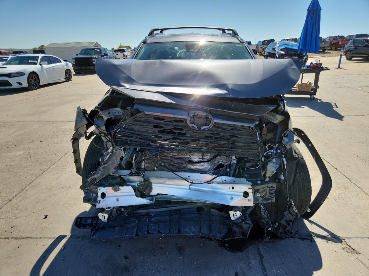 Toyota RAV4 Xle Premium Image 4