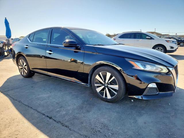 Nissan Altima Sv Image 2