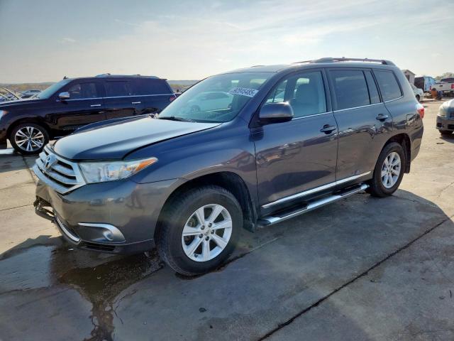 Toyota Highlander Base Image 1