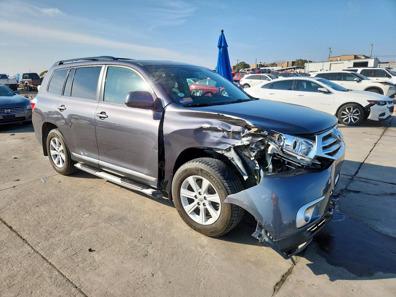 Toyota Highlander Base Image 8