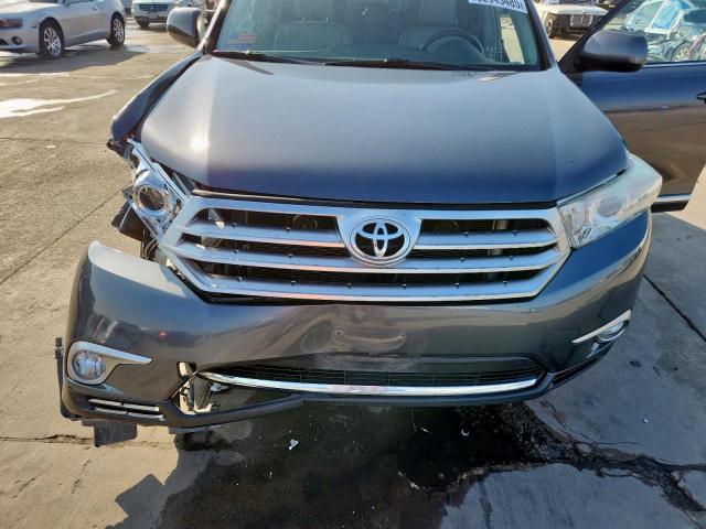 Toyota Highlander Base Image 5
