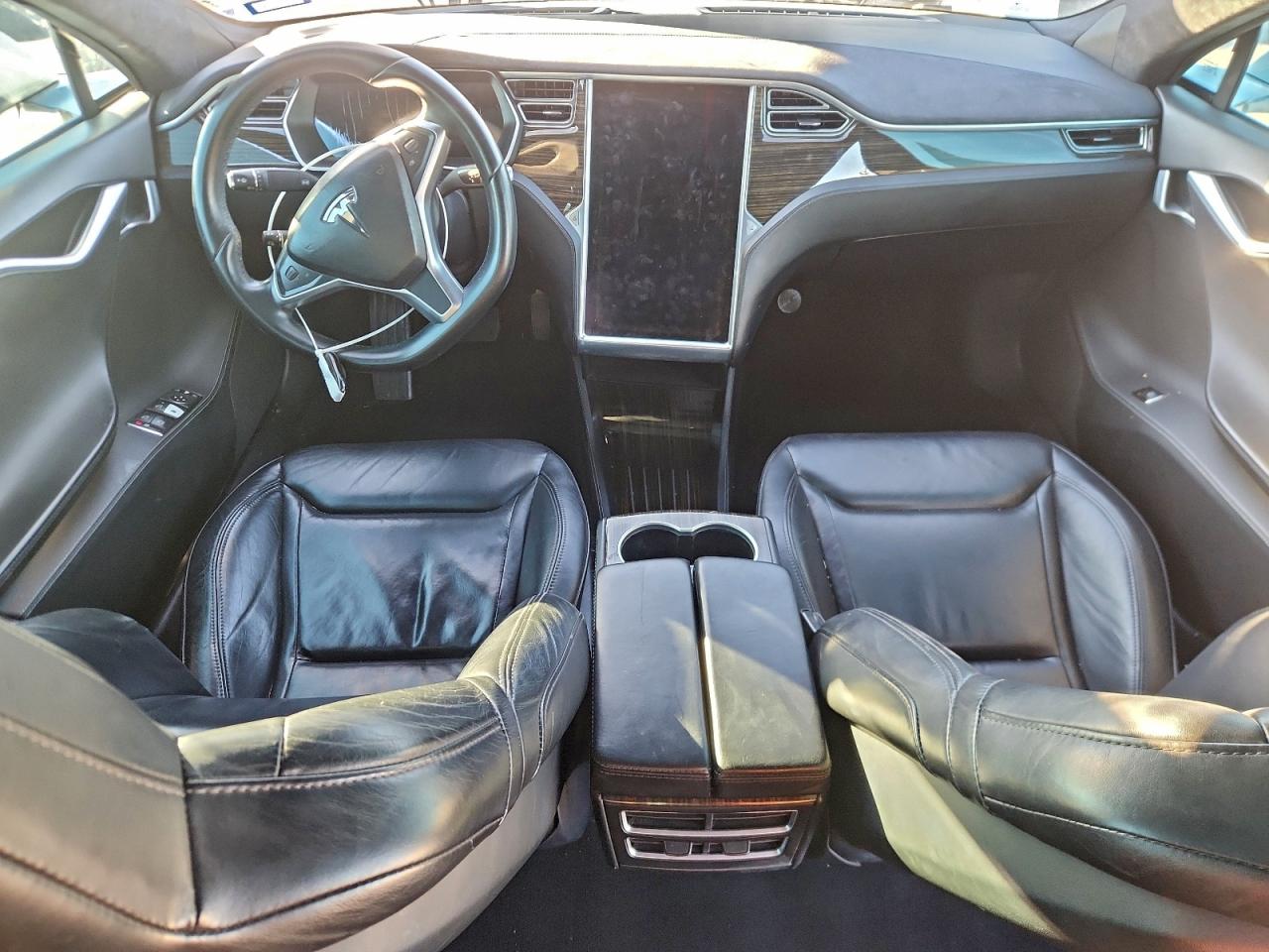 Tesla Model S Image 11