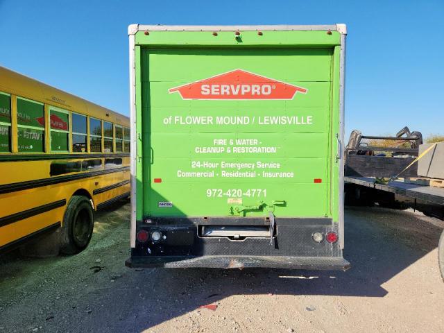 Chevrolet Express Image 4