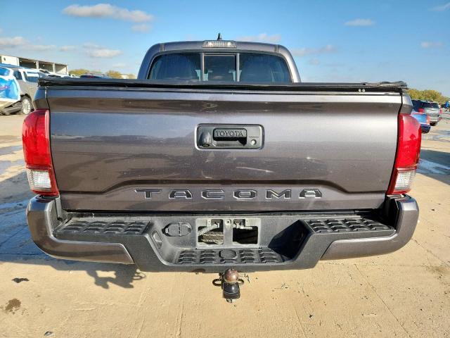 Toyota Tacoma Double Cab Image 8