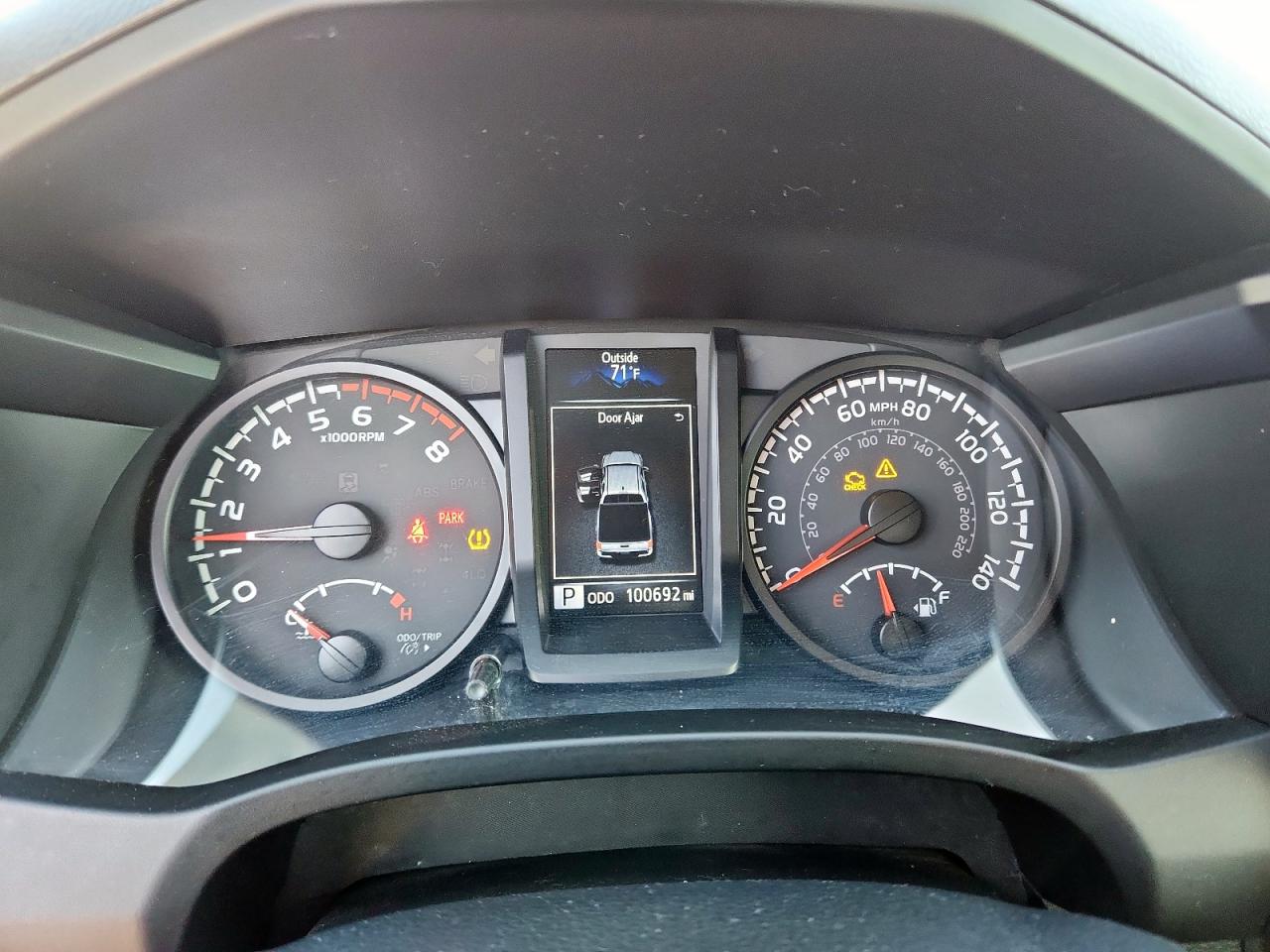 Toyota Tacoma Double Cab Image 10