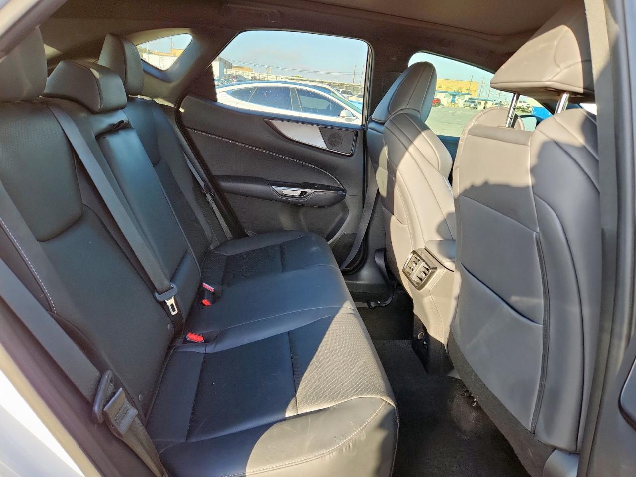 Lexus NX 350 Image 3