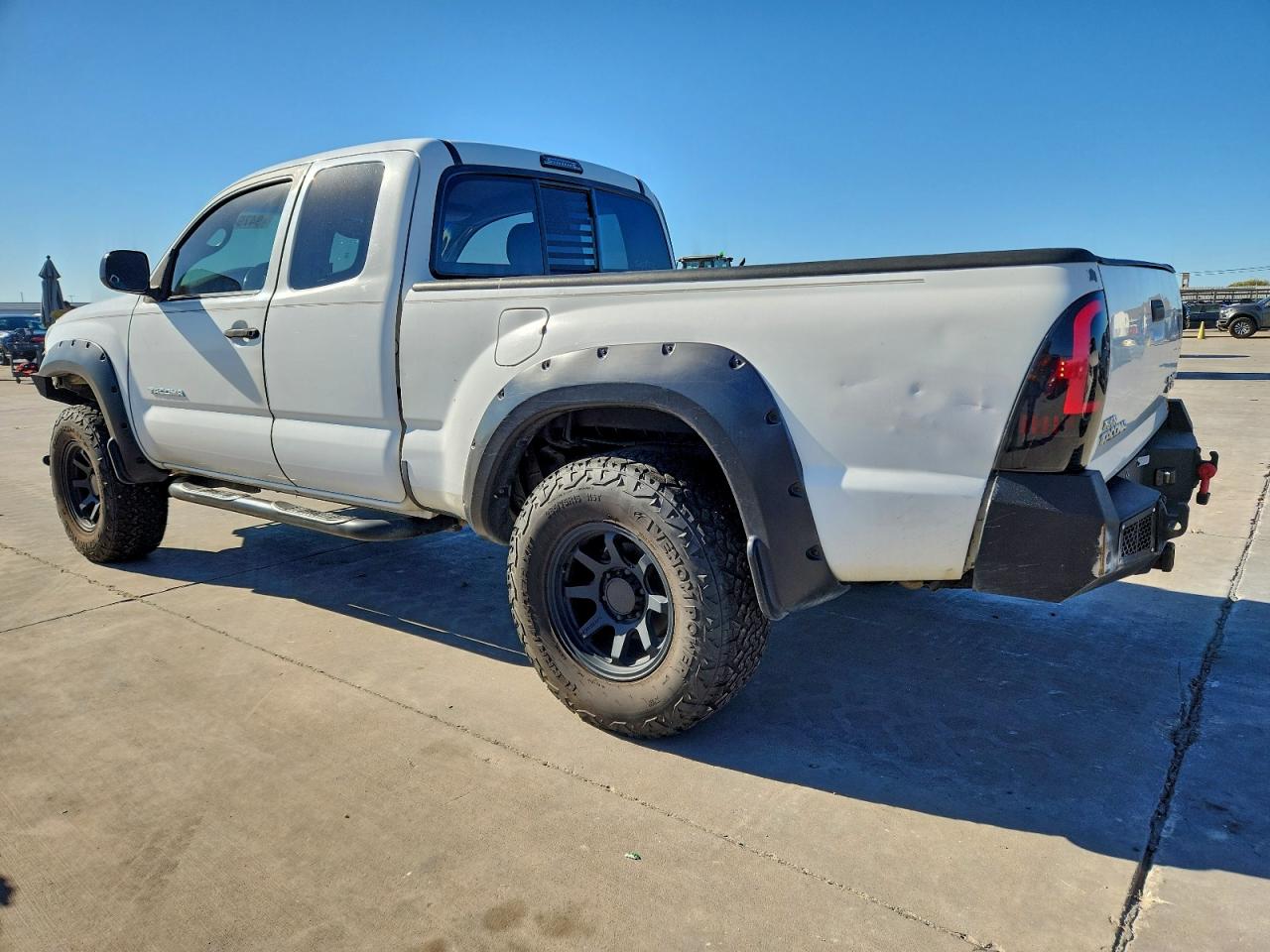 Toyota Tacoma Prerunner Access Cab Image 13