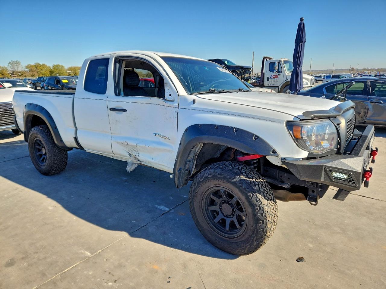Toyota Tacoma Prerunner Access Cab Image 4