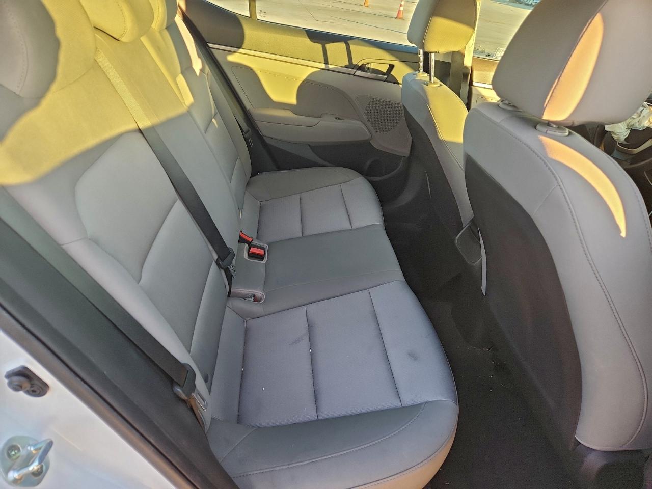 Hyundai ELANTRA Se Image 9