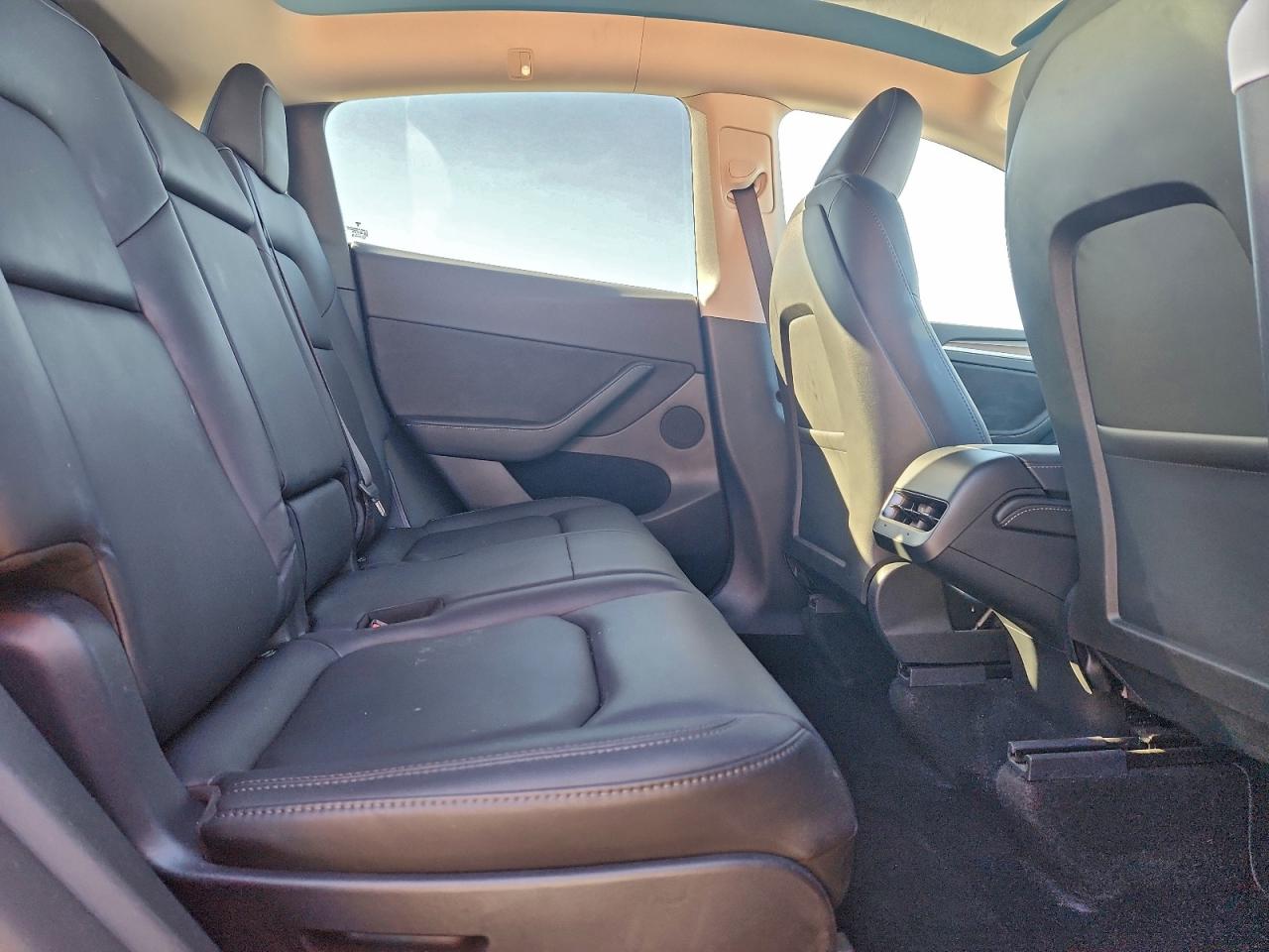 Tesla Model Y Image 3