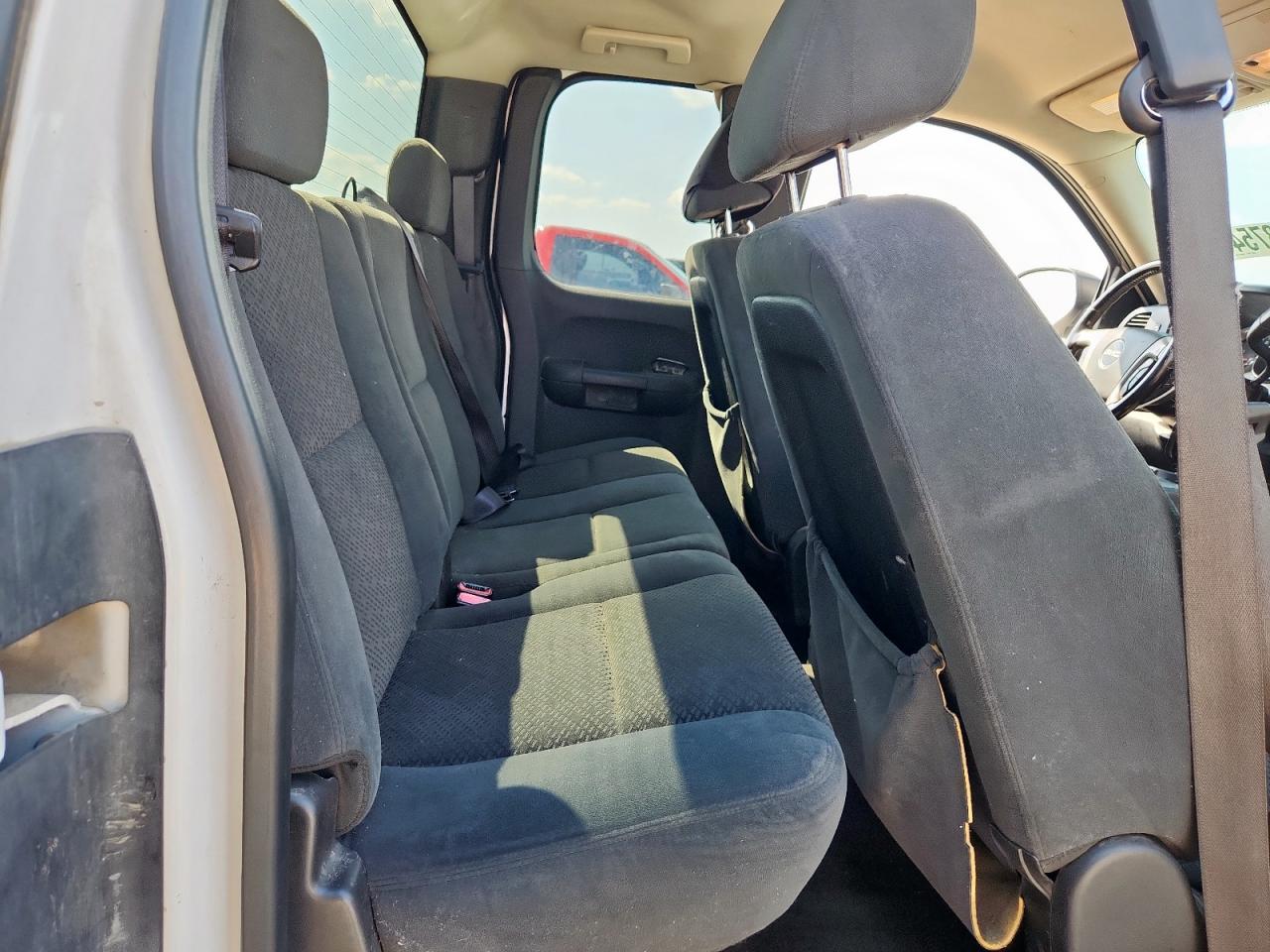 GMC Sierra C1500 Image 10